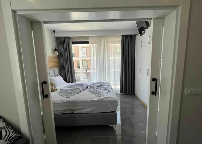 Camelia 5- Beautiful 1+1 On Cleopatra *